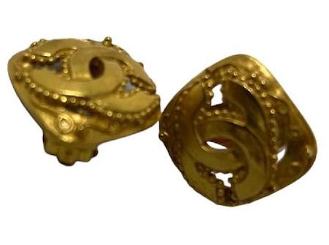 Orecchini Chanel Mark Rhombus oro D'oro - vista 2