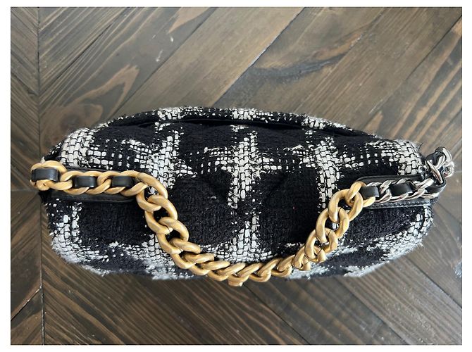Chanel preto e branco tweed acolchoado Chanel médio 19 Aba - vista 11