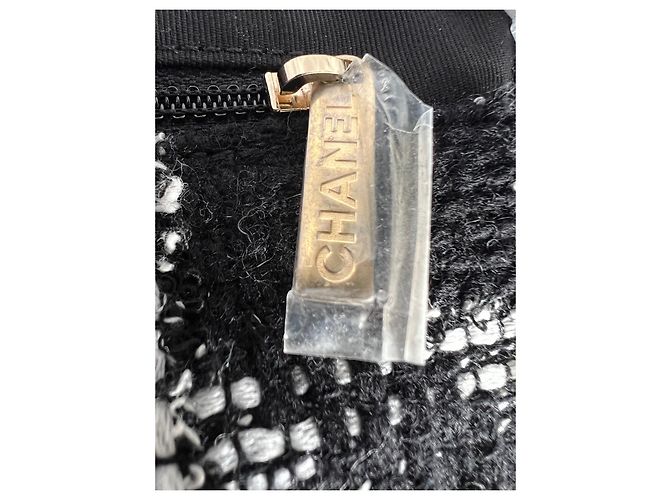 Chanel preto e branco tweed acolchoado Chanel médio 19 Aba - vista 14