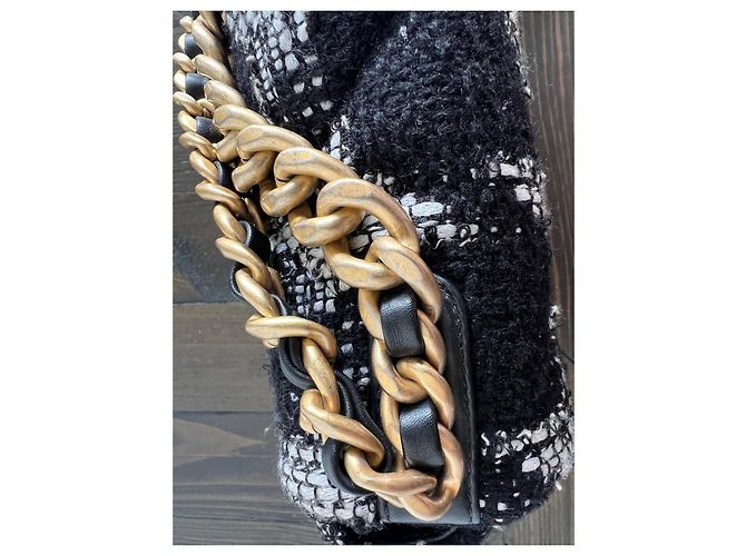 Chanel preto e branco tweed acolchoado Chanel médio 19 Aba - vista 19