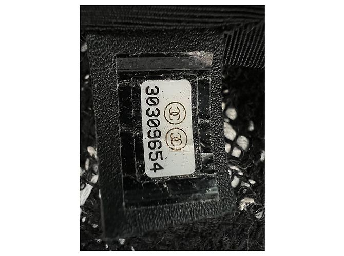 Chanel preto e branco tweed acolchoado Chanel médio 19 Aba - vista 3