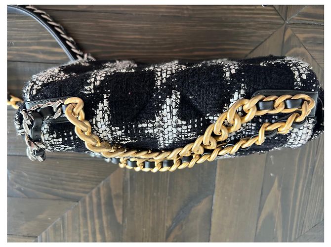 Chanel preto e branco tweed acolchoado Chanel médio 19 Aba - vista 7