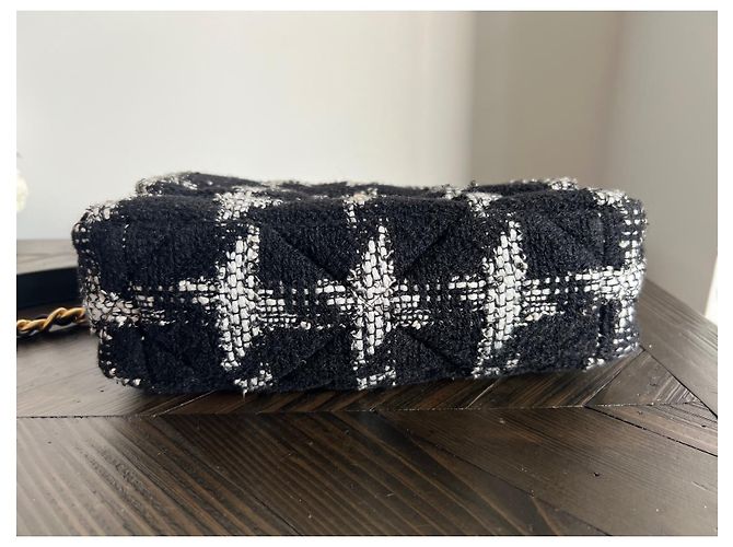 Chanel preto e branco tweed acolchoado Chanel médio 19 Aba - vista 8