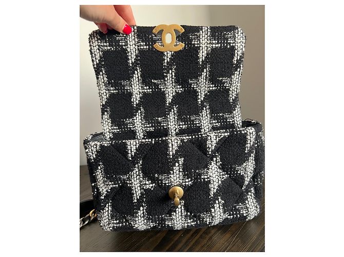 Chanel preto e branco tweed acolchoado Chanel médio 19 Aba - vista 9