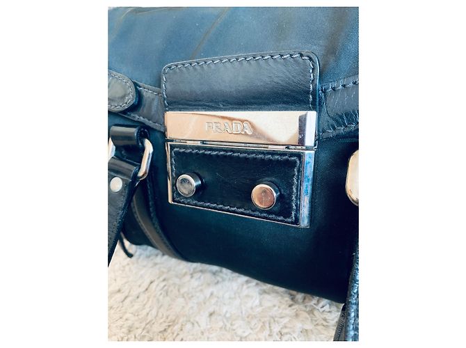 Autre Marque Prada Nylon Tasche mit Klappe Schwarz - Ansicht 5
