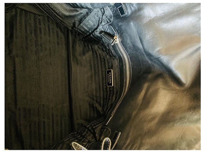 Autre Marque Prada Nylon Tasche mit Klappe Schwarz - Ansicht 6