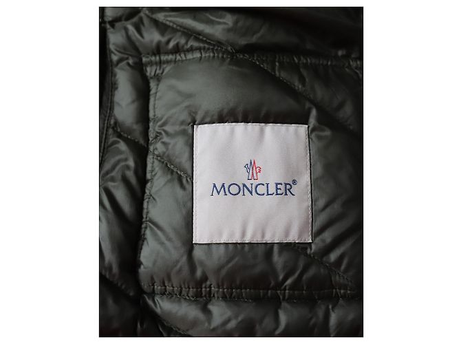 Steppjacke von Moncler aus olivgrünem Polyamid - Ansicht 4