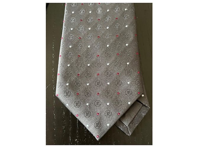 Cravatta Louis Vuitton in seta grigio scuro Logo LV a pois Grigio antracite - vista 2