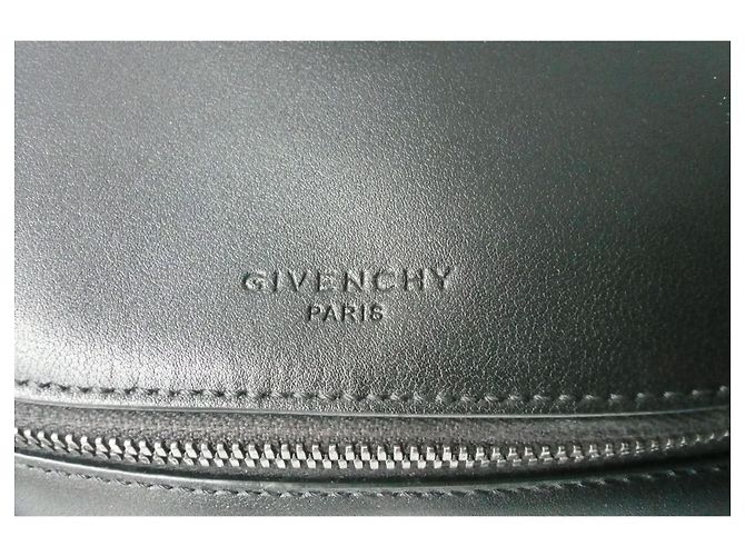Bolsa de cintura de homem GIVENCHY em pele preta BE RARE - vista 2
