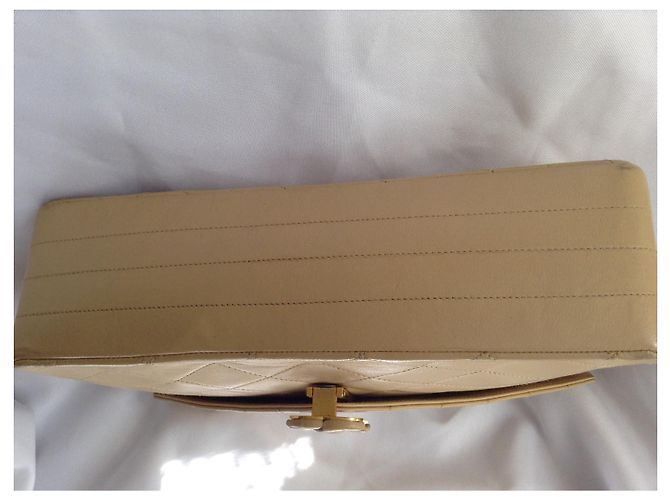 Borsa Chanel Timeless in pelle di agnello beige - vista 3