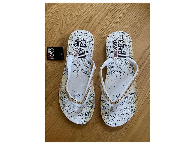 Autre Marque White Rubber Flip Flops Size 38 - view 3
