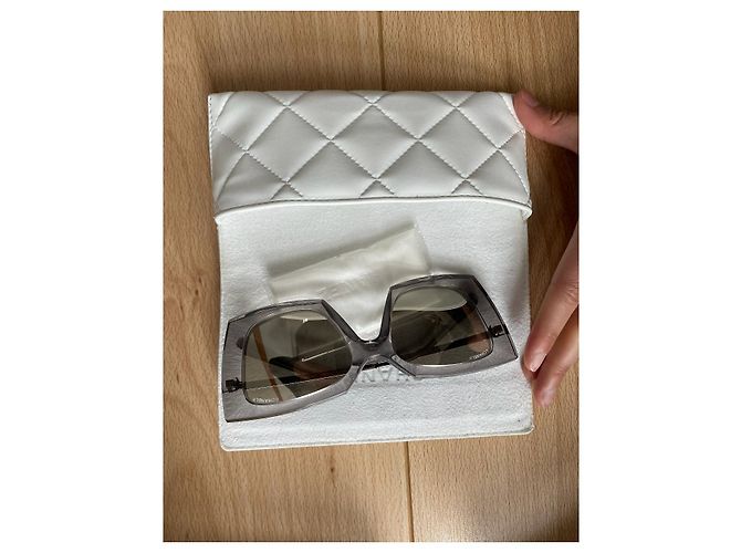Occhiali da sole Chanel grigi e oro 24K Grigio - vista 9