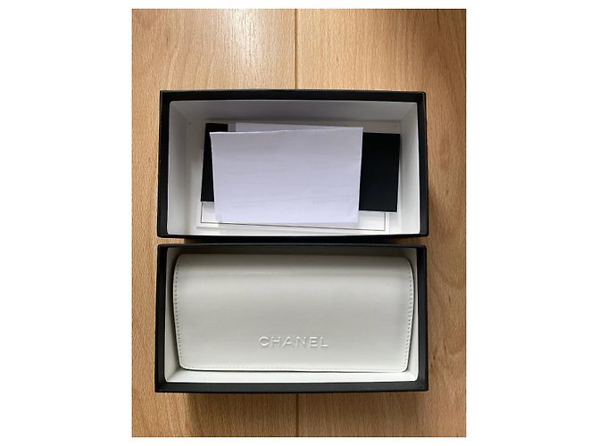 Occhiali da sole Chanel grigi e oro 24K Grigio - vista 10