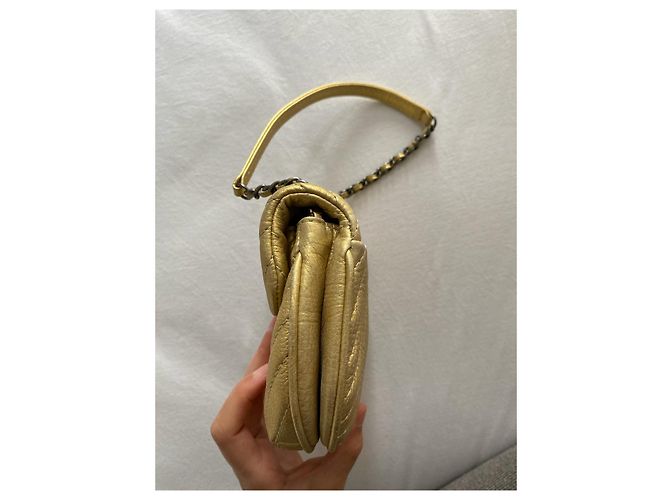 Borsa CHANEL a forma di borsa dorata D'oro - vista 3