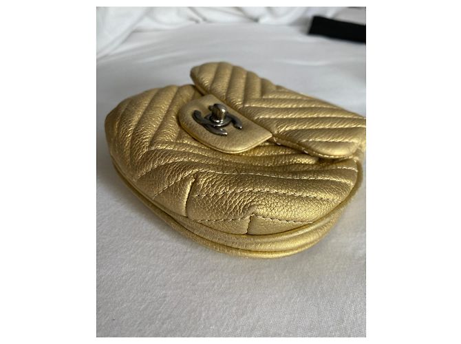 Borsa CHANEL a forma di borsa dorata D'oro - vista 7