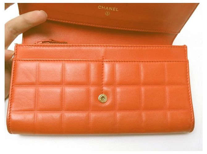 CHANEL CHOCOLATE BAR BRIEFTASCHE AUS ORANGE GESTEPPTEM LEDER-MÜNZBRIEFTASCHE - Ansicht 12