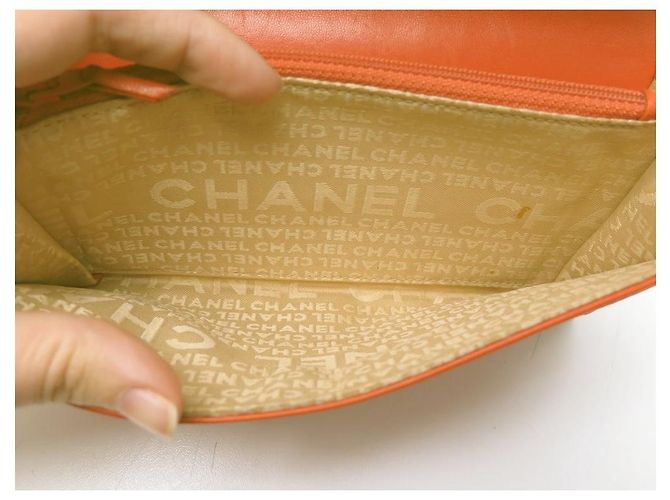 CHANEL CHOCOLATE BAR BRIEFTASCHE AUS ORANGE GESTEPPTEM LEDER-MÜNZBRIEFTASCHE - Ansicht 13