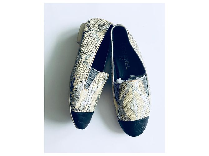 Mocassini Chanel CC in pelle di serpente e pelle Multicolore - vista 3