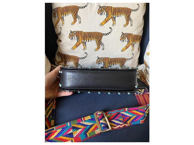 Valentino Garavani Borsa Valentino Guitar Rockstud nera con tracolla colorata Nero - vista 3