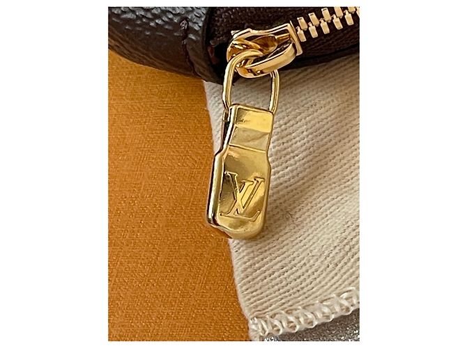 Louis Vuitton Monedero redondo Castaño - vista 3