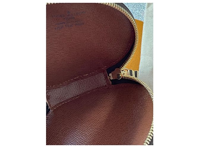 Louis Vuitton Monedero redondo Castaño - vista 4