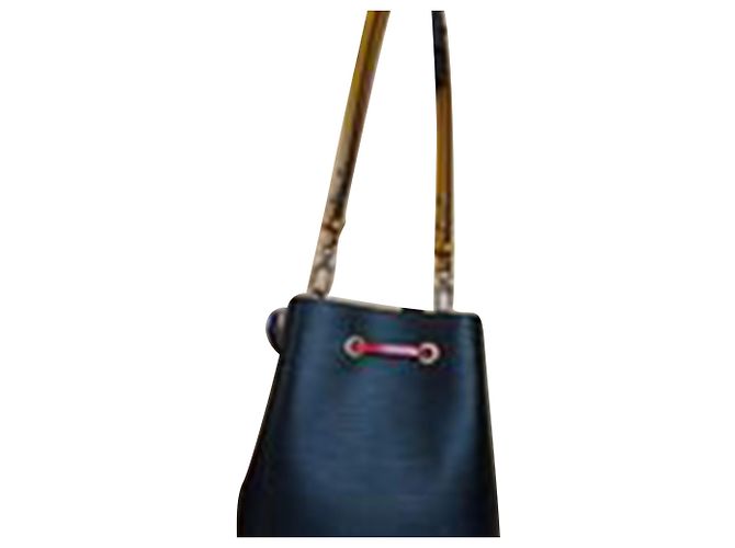 Borsa a secchiello Louis Vuitton Neonoe BB in pelle di vacchetta Epi nera e safran Nero - vista 16