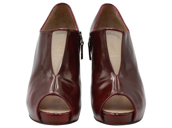 Botines peep-toe con abertura Fendi en cuero burdeos - vista 4