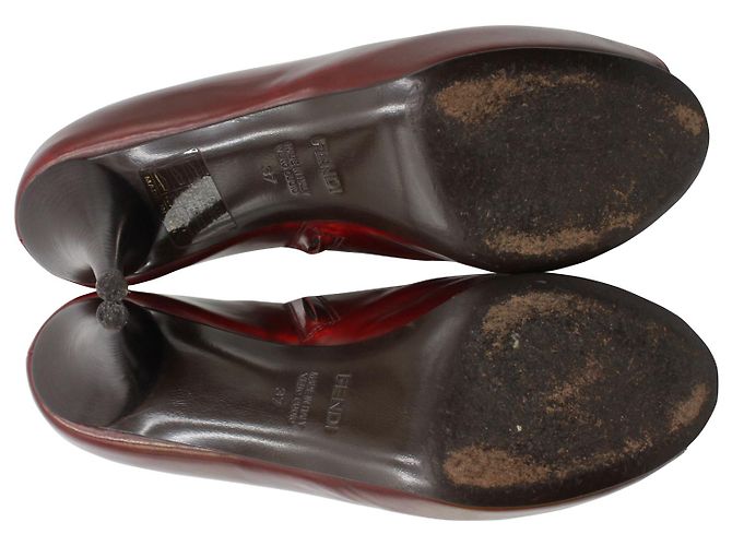 Botines peep-toe con abertura Fendi en cuero burdeos - vista 9