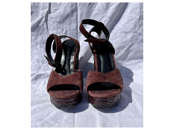 Bottega Veneta Sandali in camoscio intricato e marrone castagna - vista 3