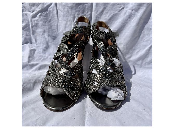 Alaïa Besetzte silberne Sandalen Schwarz - Ansicht 3