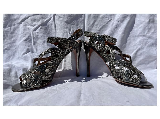 Alaïa Besetzte silberne Sandalen Schwarz - Ansicht 4