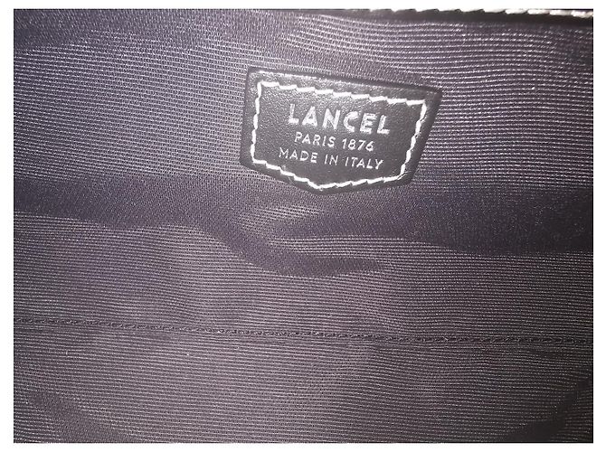 Lancel Camel Gürteltasche aus schwarzem Leder und Canvas Karamell Silber Hardware - Ansicht 12