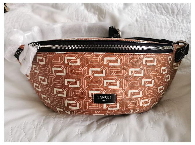 Lancel Camel Gürteltasche aus schwarzem Leder und Canvas Karamell Silber Hardware - Ansicht 5