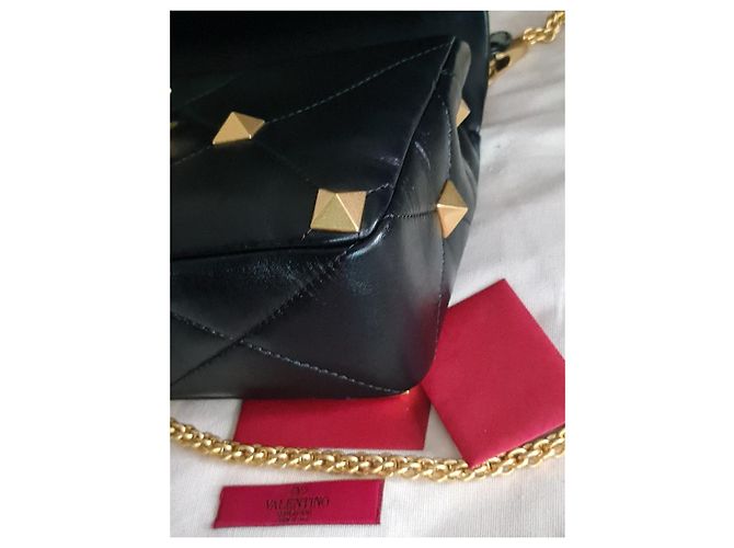 Borsa grande in pelle con borchie romane Valentino Garavani, new Nero - vista 10
