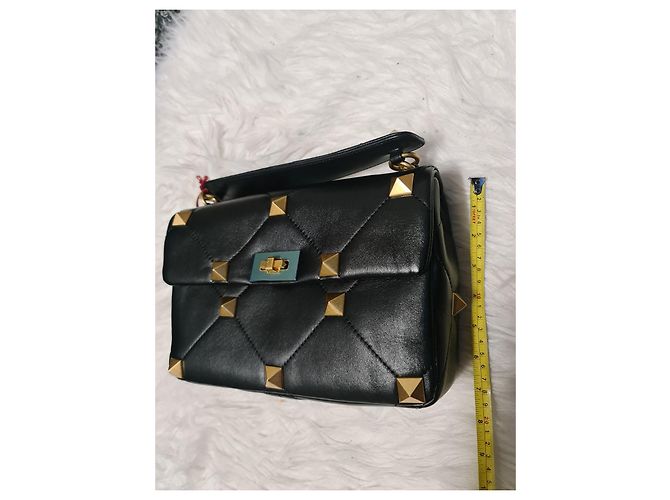 Borsa grande in pelle con borchie romane Valentino Garavani, new Nero - vista 17