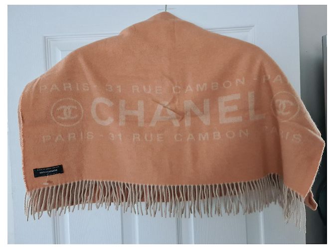 Sciarpa Chanel CASHMERE/Scialle Rue Cambon Paris - Corallo - USATO - vista 2