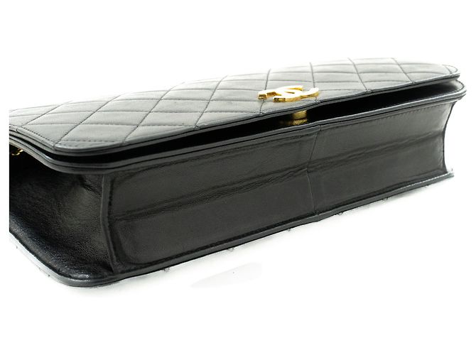 Pochette CHANEL per borsa a tracolla con patta e catena in pelle di agnello trapuntata nera Nero - vista 4