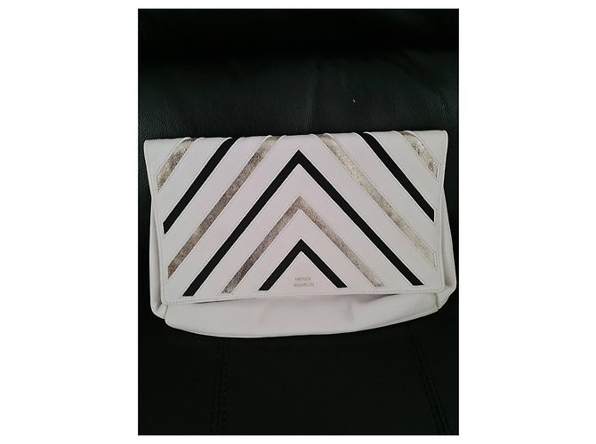 Pochette in pelle a righe metallizzate Nomad di Matthew Williamson Bianco - vista 7