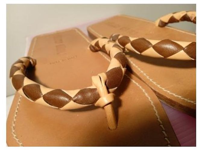 Miu Miu Flip-Flops aus Leder Caramel Karamell - Ansicht 3
