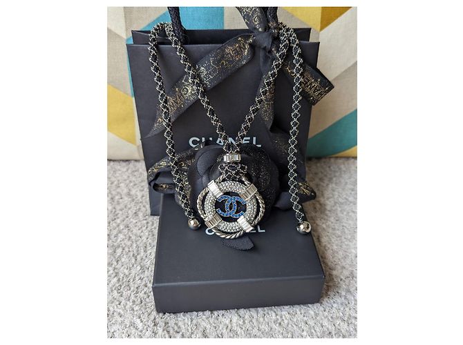 Chanel CC B19C Crociera SHW LifeSaver La Pausa 2019 SCATOLA COLLANA - vista 2