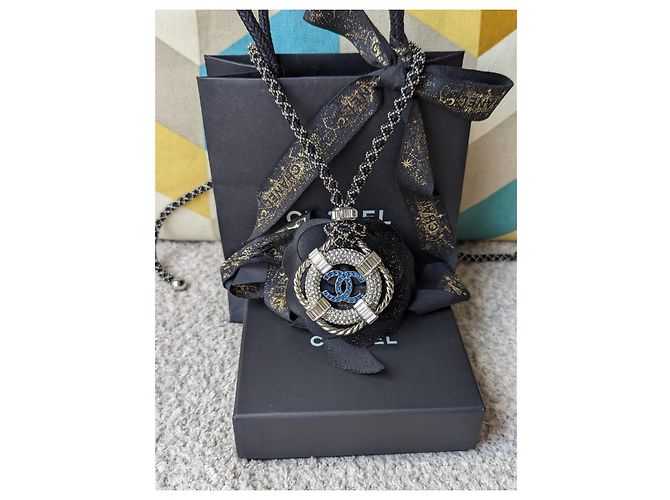 Chanel CC B19C Crociera SHW LifeSaver La Pausa 2019 SCATOLA COLLANA - vista 3