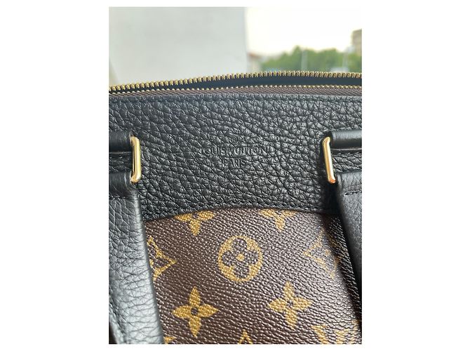 Borsa a mano Louis Vuitton Retiro MM in pelle di agnello nera Nero - vista 2