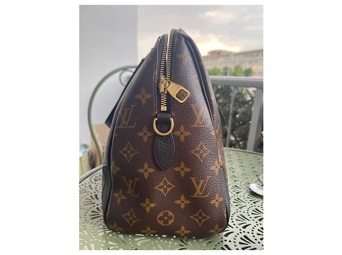 Borsa a mano Louis Vuitton Retiro MM in pelle di agnello nera Nero - vista 4
