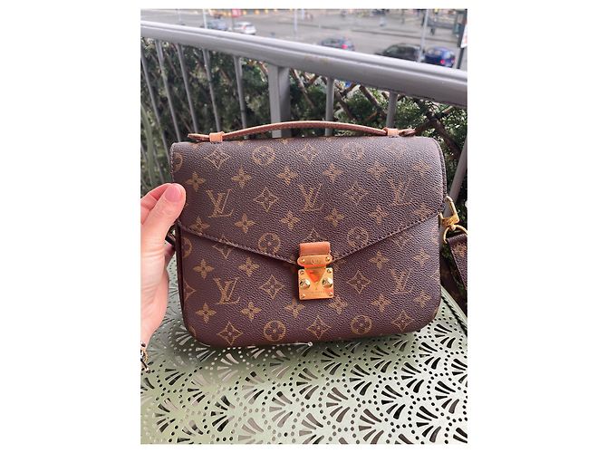 Metis Borsa a mano Louis Vuitton Métis in pelle marrone - vista 2