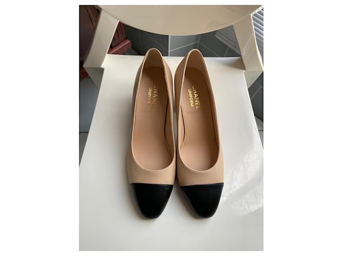 Chanel Décolleté bicolore Nero Beige - vista 2