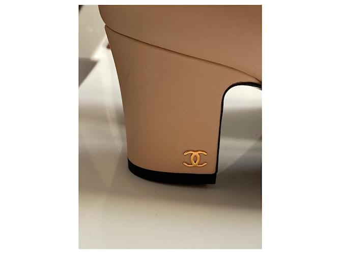 Chanel Décolleté bicolore Nero Beige - vista 3