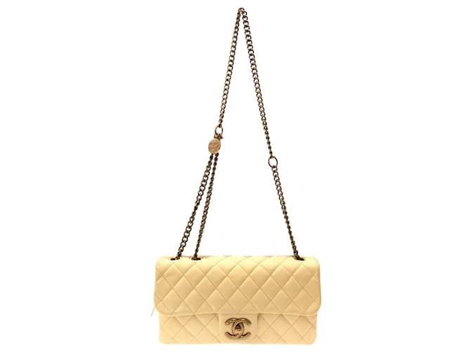 Timeless Chanel Matelassé Beige Leather Ref.973611 - Joli Closet