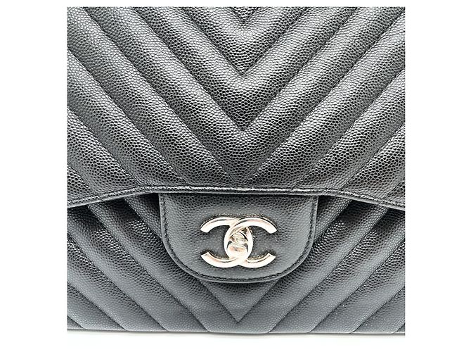 Borsa Chanel Timeless Chevron Jumbo in pelle caviar nera Nero - vista 11