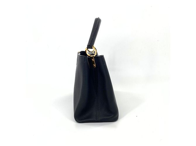 Louis Vuitton Capucines Borsa in pelle nera granulata Nero - vista 3