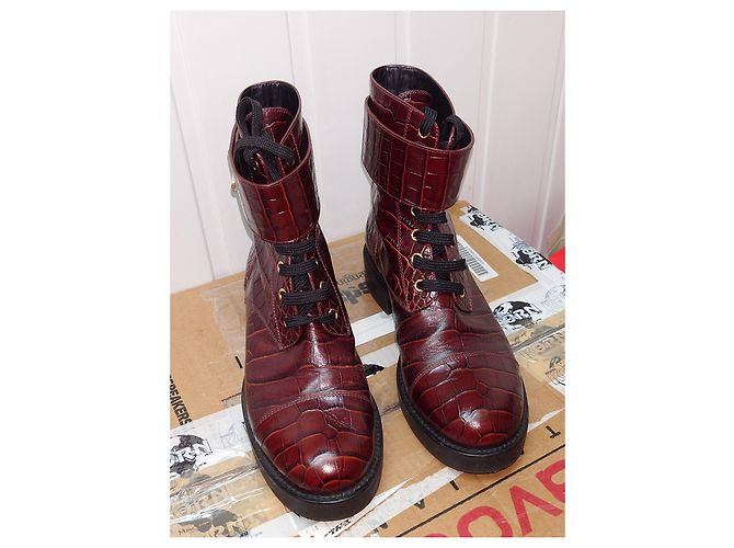 Louis Vuitton Stivale Louis Vuittton Wonderland in pelle rosso bordeaux 38.5 - vista 2